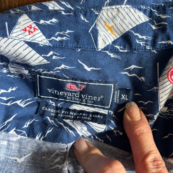 Vineyard Vines Men's Blue Sailboat Pattern Shirt size XL - Picture 2 of 4